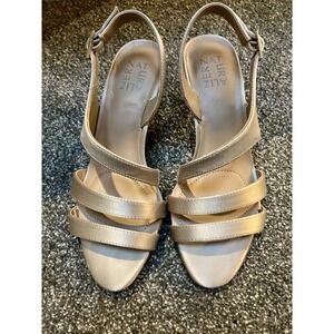 Naturalizer Women's‎ 7.5 Taimi Strappy Mid Heel Slingback Sandals Champagne Gold
